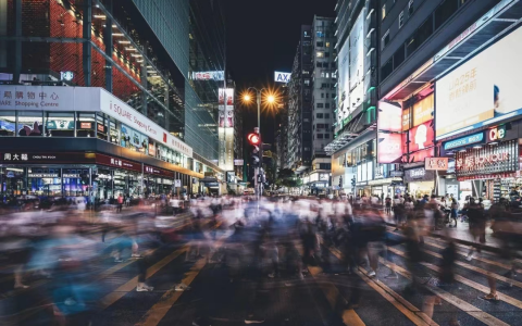 关闭“小绿洲”扶持买手，小红书能否走出社区电商新路径？