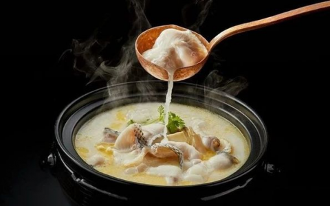 在抖音卖了1亿就被大众点评下架 夹在平台之间的太二酸菜鱼怎么办？