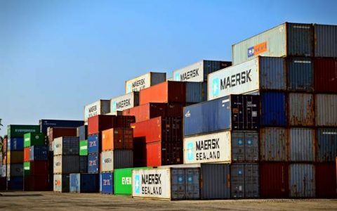 Sustainable Logistics: Why Carbon Footprint Matters for Customer Service