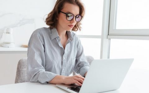 10 Tips to Write Customer Service Emails That Win Loyalty