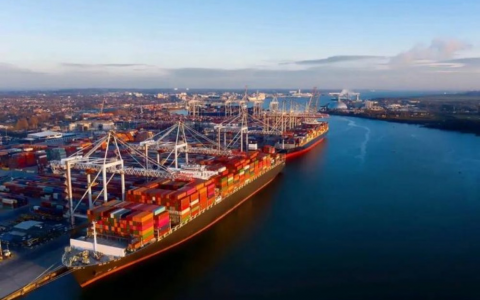 AI驱动第四方服务平台，破局传统外贸B2B