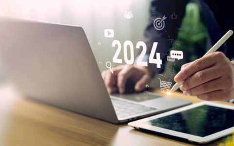 2024 Vision: A Year of Experimentation, Data Insights, and Cloud Challenges in the Contact Centre Industry