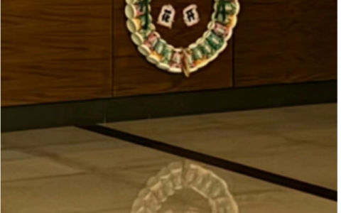 星巴克“殡葬风花圈”遭群嘲？网友：奠巴克！