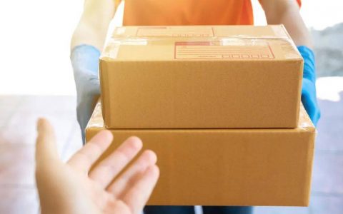 快递新规“冲击波”，为何打不通“最后一公里”？