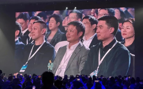 “蔚小理”表情包火了！雷军笑麻了