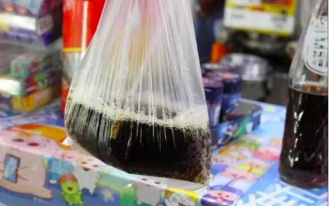 史上最难喝的饮料，一股风油精味，却年销上亿