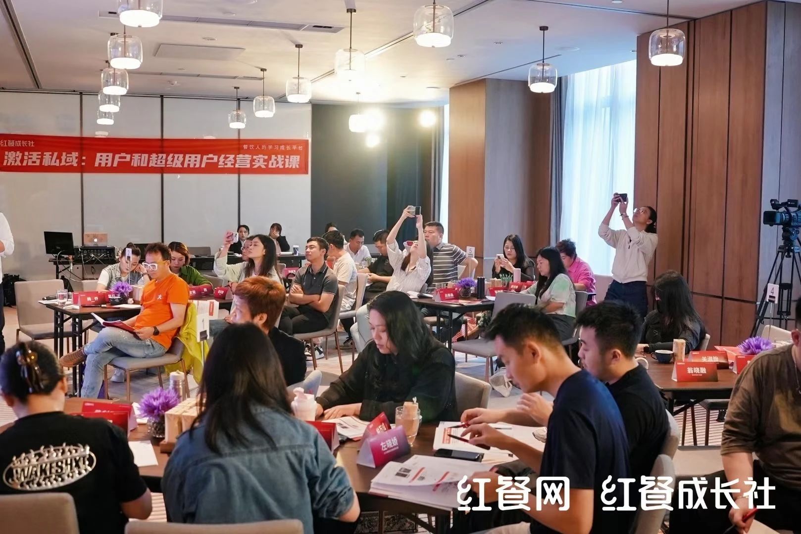 茶饮加盟第一股上市，餐饮品招时代全面来临