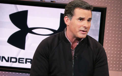 直男都开始嫌弃的安德玛，创始人回归能救吗？