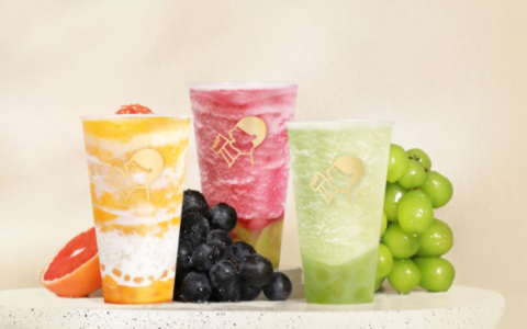 现制茶饮，已经卷到快比瓶装水便宜了