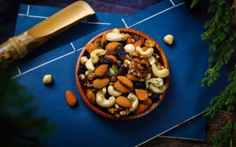 良品铺子，开始自我怀疑？