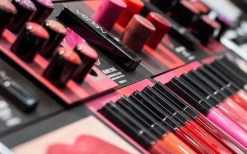 某音头部主播遭打假！骆王宇宣布将“赔偿1.5亿并退网”