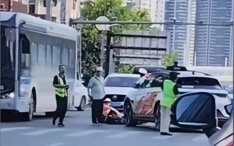 “萝卜快跑”火出圈：自动驾驶产业发展按下“加速键”