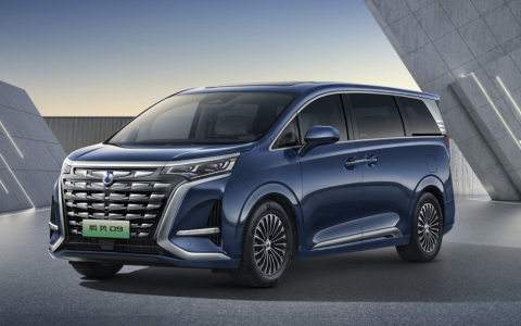 腾势Z9系列，是比亚迪给中国汽车市场树下的又一个标尺